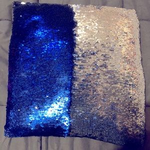 Sequence square pillow